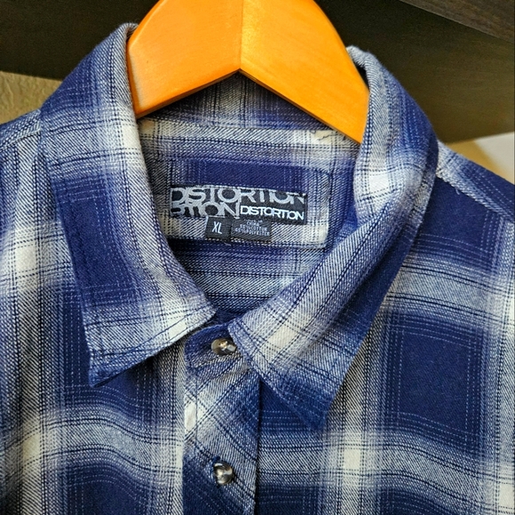 Distortion (Tillys brand) Mens XL dark blue plaid flannel - Picture 1 of 5